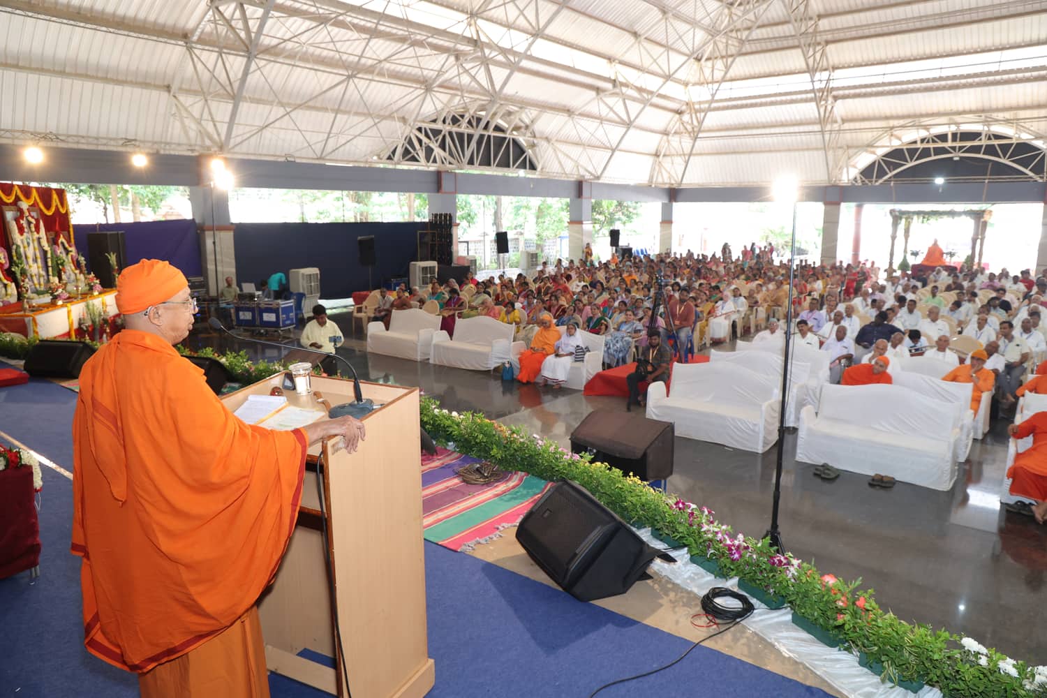Rev. Swami Jitakamananda